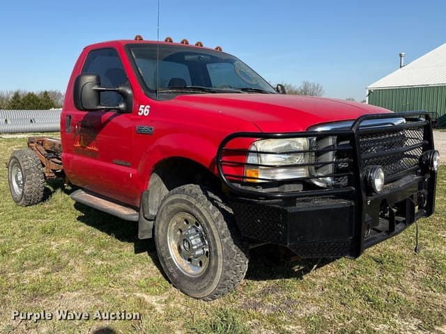 Image of Ford F-350 equipment image 2