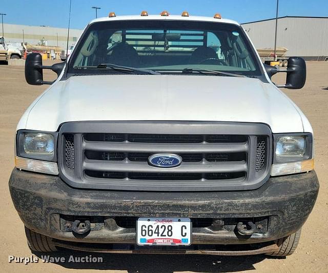 Image of Ford F-350 equipment image 1