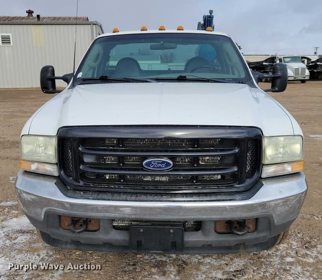 Image of Ford F-350 equipment image 1
