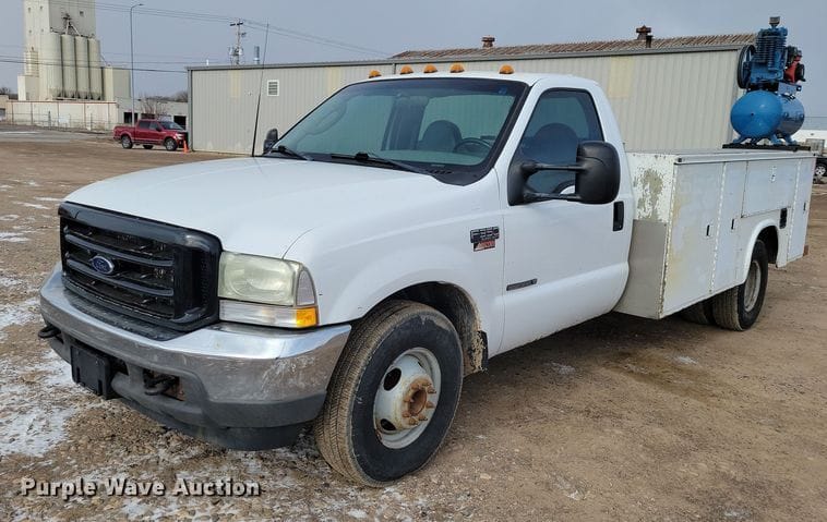 2003 Ford F-350 Equipment Image0
