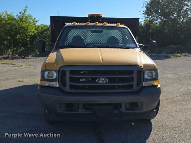 Image of Ford F-350 equipment image 1