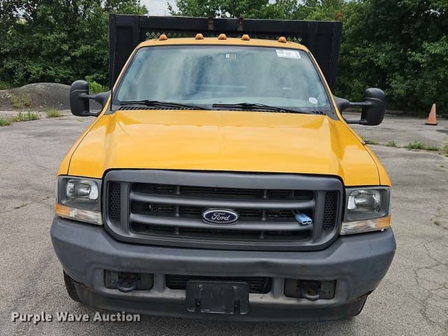 Image of Ford F-350 equipment image 1