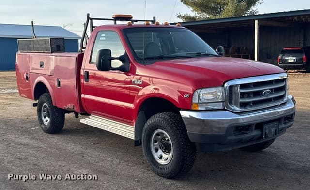 Image of Ford F-350 equipment image 2