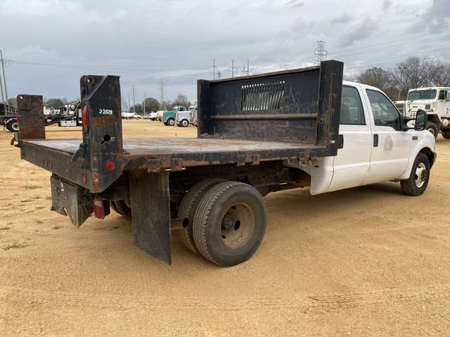 Image of Ford F-350 equipment image 2