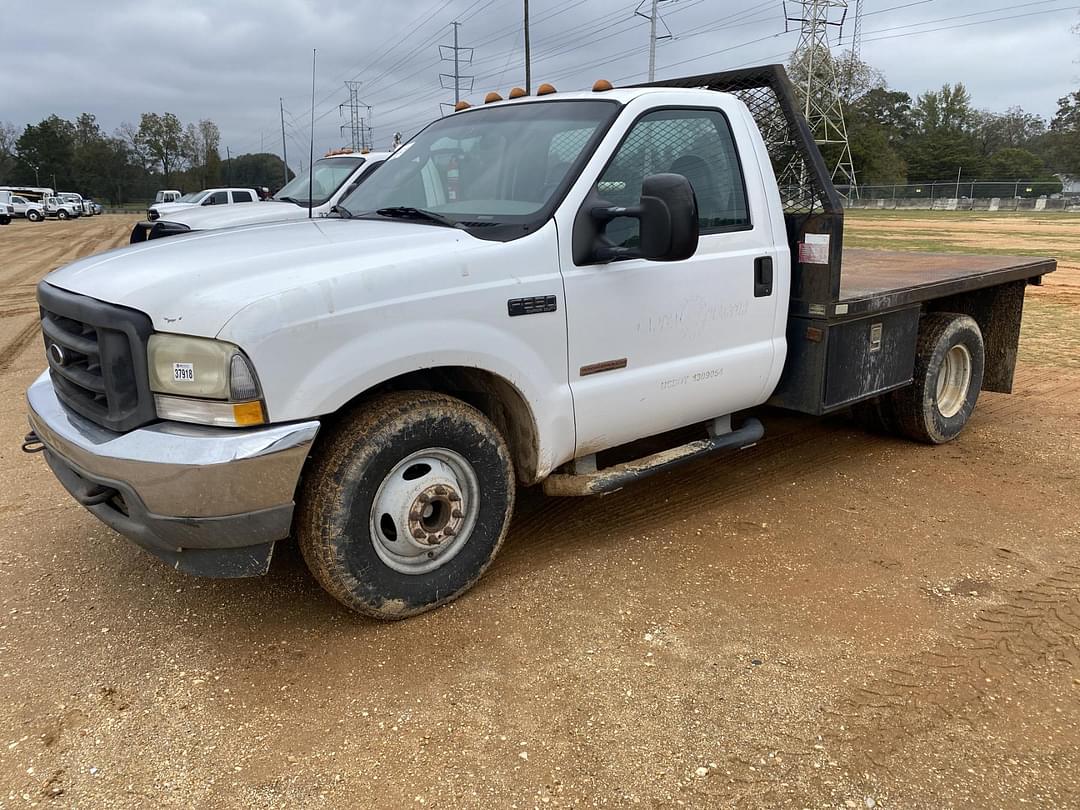 Image of Ford F-350 Primary image