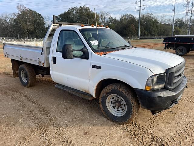 Image of Ford F-350 equipment image 3