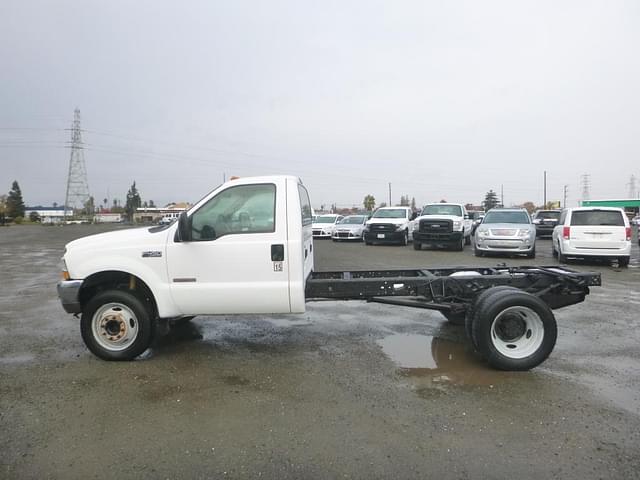 Image of Ford F-450 equipment image 4