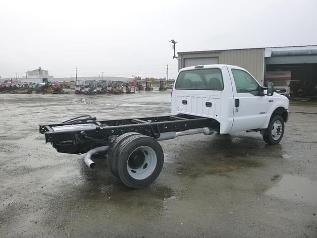 Image of Ford F-450 equipment image 2