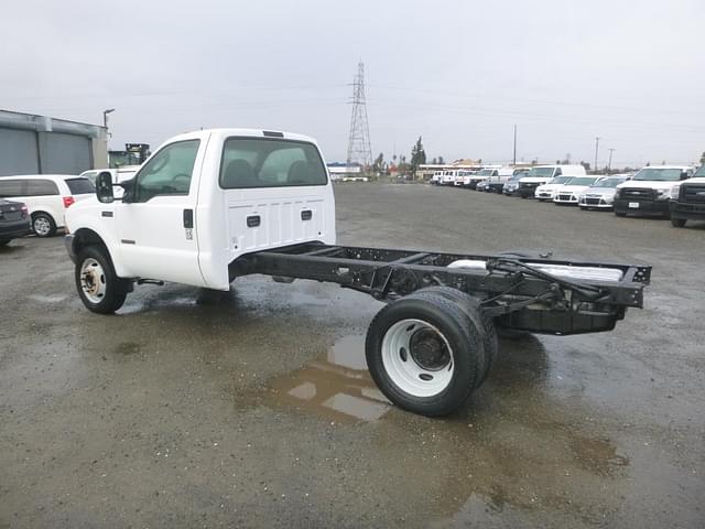 Image of Ford F-450 equipment image 3