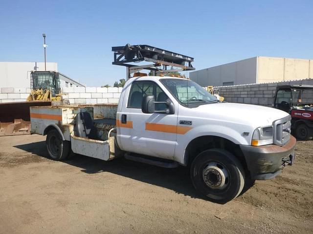 Image of Ford F-450 equipment image 1