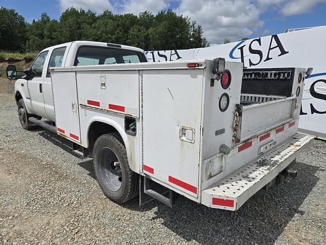 Image of Ford F-450 equipment image 2