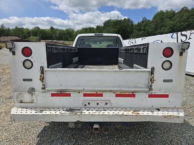 Image of Ford F-450 equipment image 3