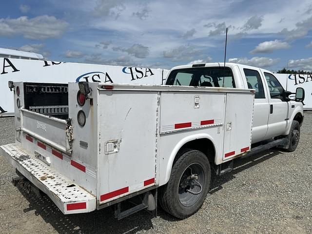 Image of Ford F-450 equipment image 4