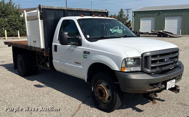 Image of Ford F-450 equipment image 2