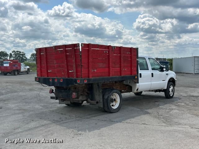 Image of Ford F-450 equipment image 4