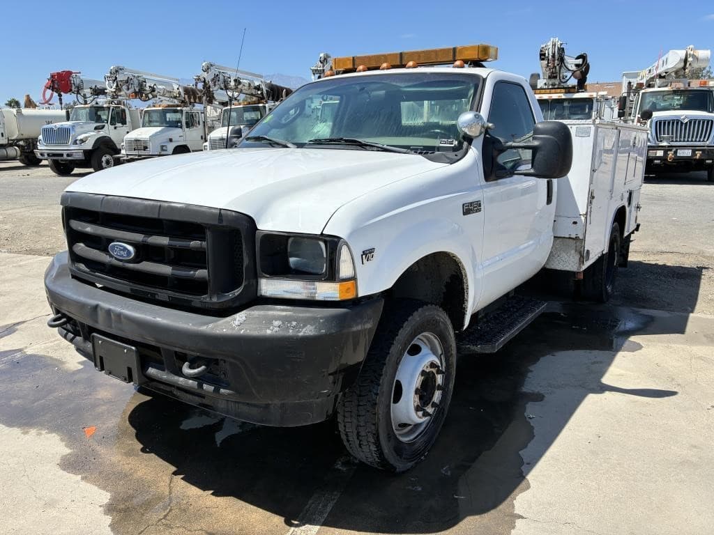 Image of Ford F-450 Primary image