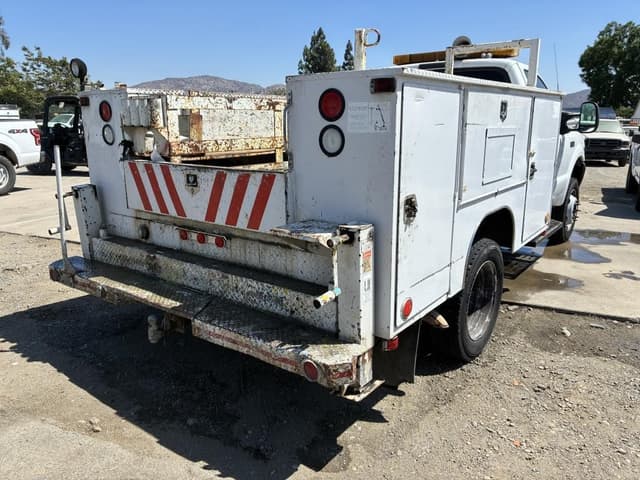 Image of Ford F-450 equipment image 2