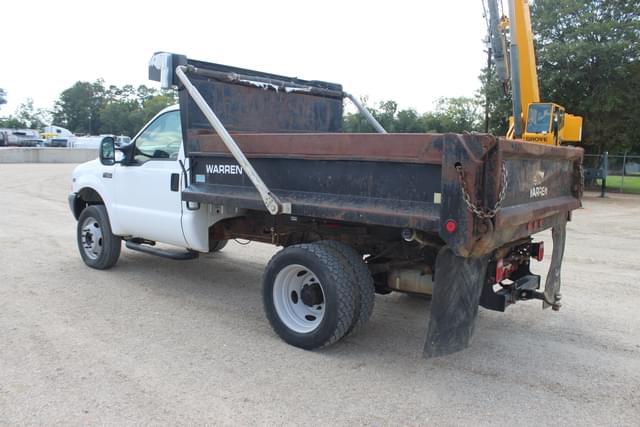 Image of Ford F-450 equipment image 3