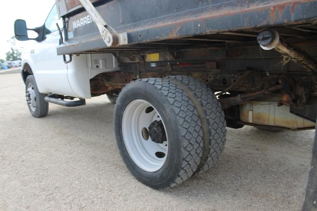 Image of Ford F-450 equipment image 4