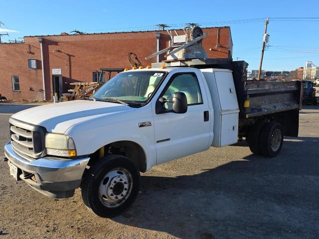 Image of Ford F-450 equipment image 3