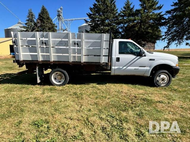 Image of Ford F-450 equipment image 2