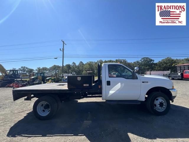 Image of Ford F-550 equipment image 1