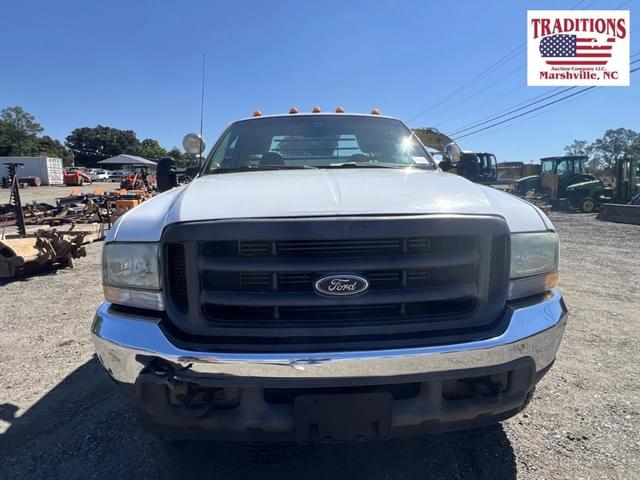 Image of Ford F-550 equipment image 2
