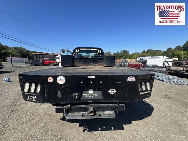 Image of Ford F-550 equipment image 4