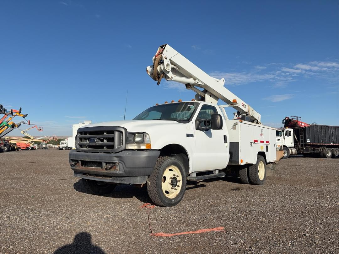 Image of Ford F-550 Primary image