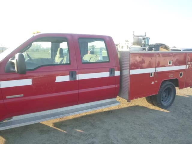 Image of Ford F-550 equipment image 4