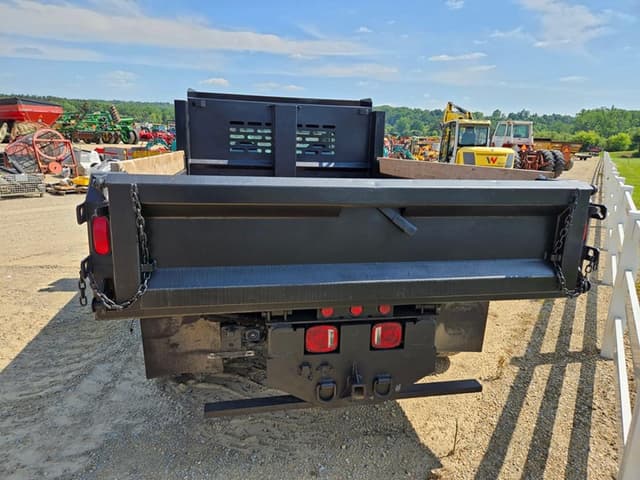 Image of Ford F-550 equipment image 4