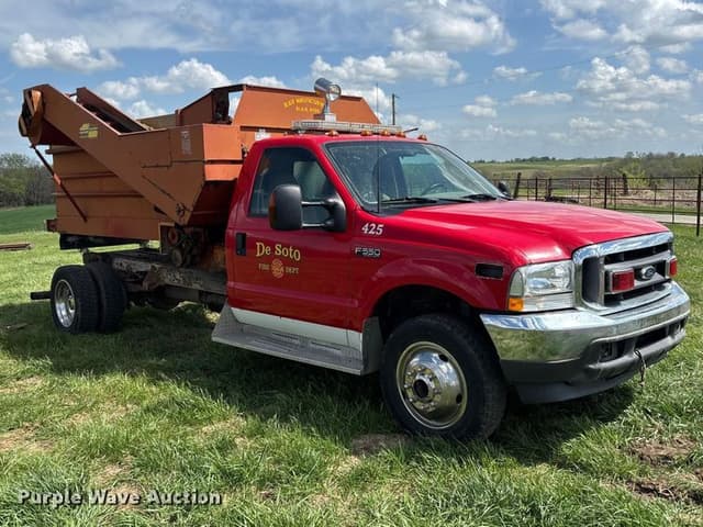 Image of Ford F-550 equipment image 2