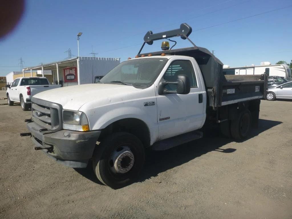 2003 Ford F-550 Equipment Image0