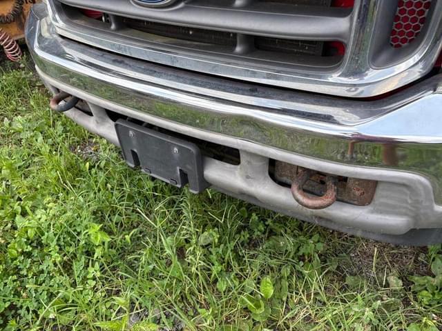 Image of Ford F-550 equipment image 4