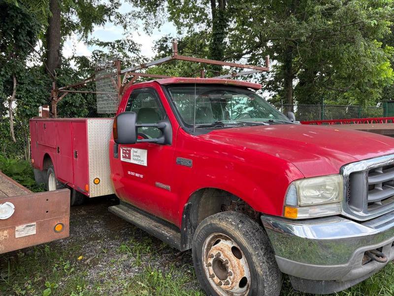 Image of Ford F-550 Primary image