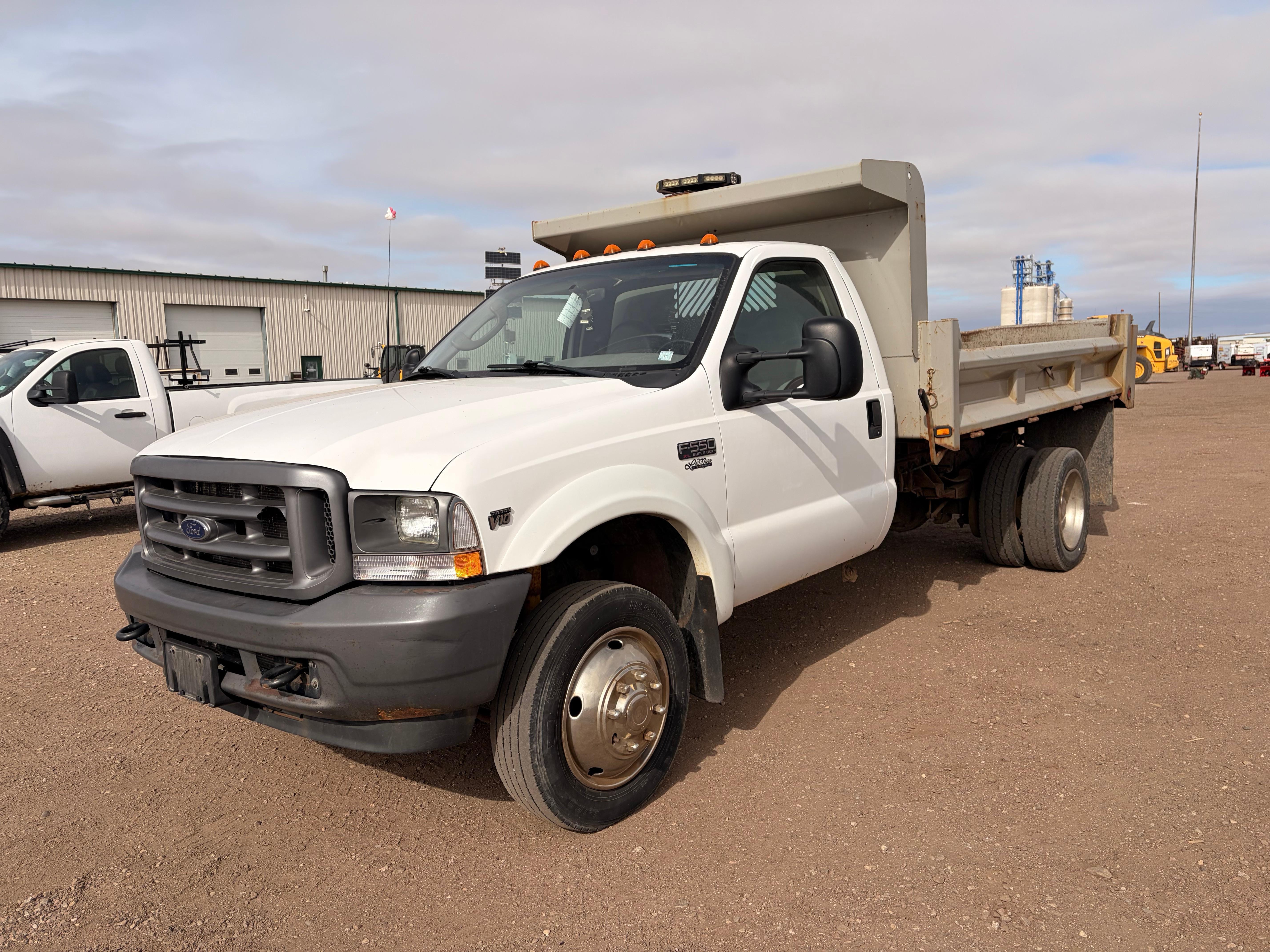 2003 Ford F-550 Equipment Image0