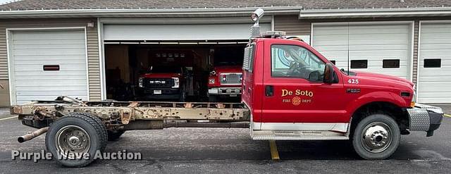 Image of Ford F-550 equipment image 3