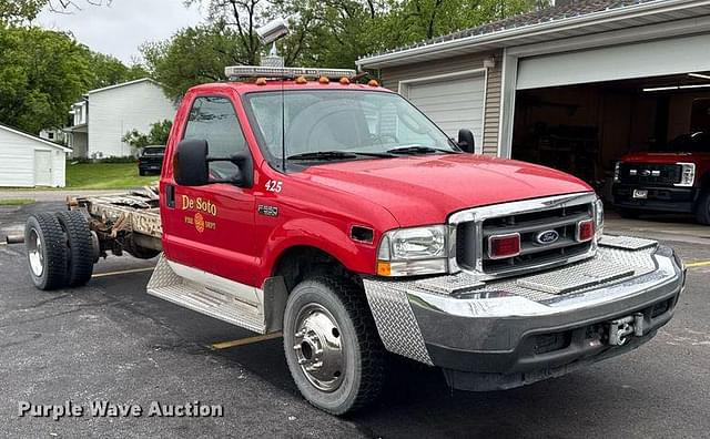 Image of Ford F-550 equipment image 2