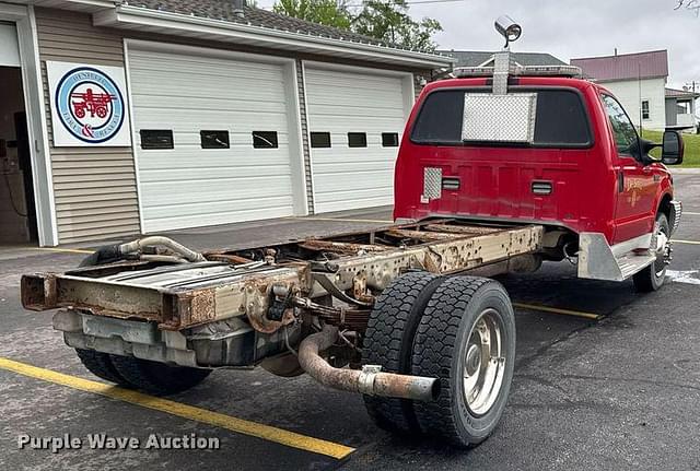 Image of Ford F-550 equipment image 4