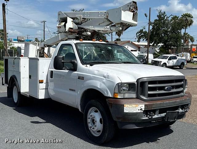 Image of Ford F-550 equipment image 2