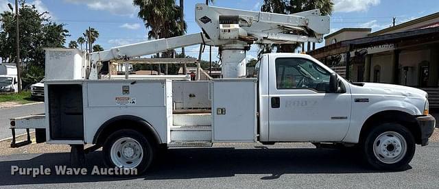 Image of Ford F-550 equipment image 3
