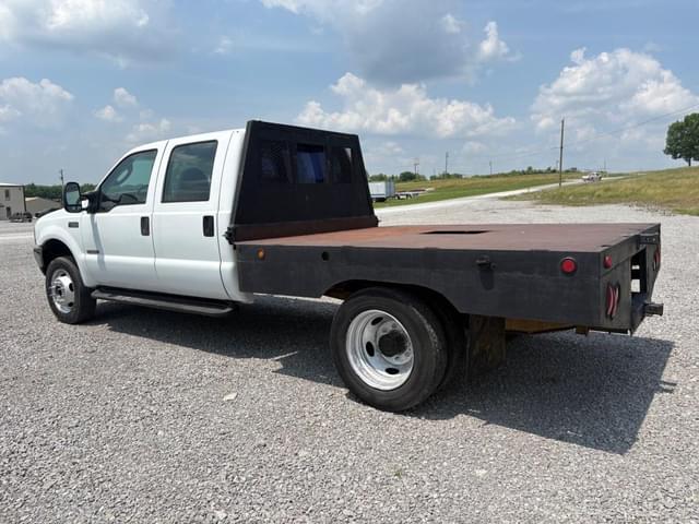 Image of Ford F-550 equipment image 3