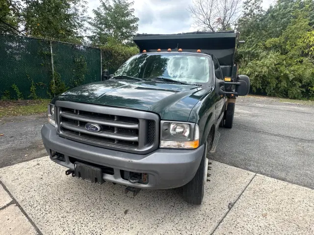 Image of Ford F-550 equipment image 4