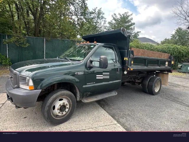 Image of Ford F-550 equipment image 3