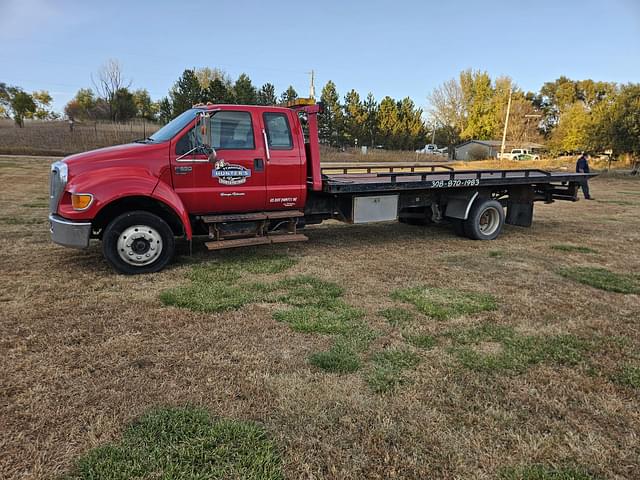 Image of Ford F-650 equipment image 3