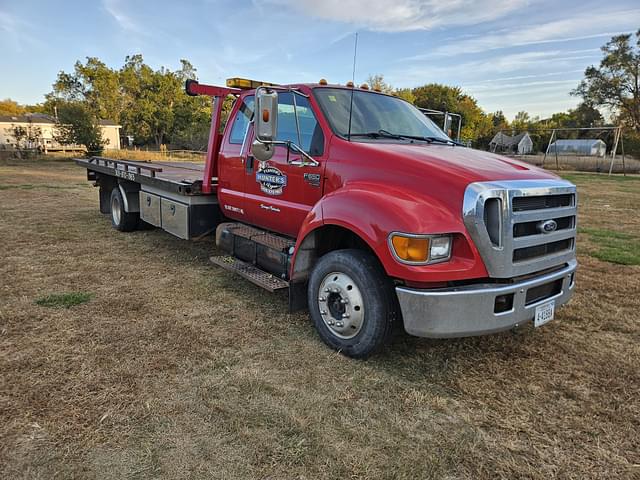 Image of Ford F-650 equipment image 1