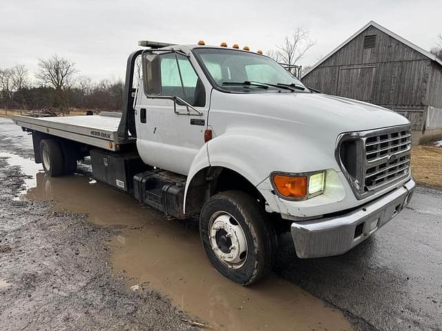 Image of Ford F-650 equipment image 4