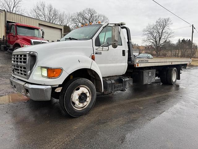 Image of Ford F-650 equipment image 3