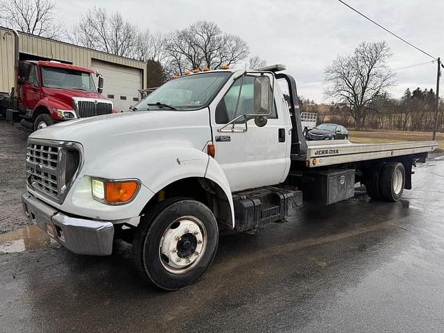 Image of Ford F-650 equipment image 1