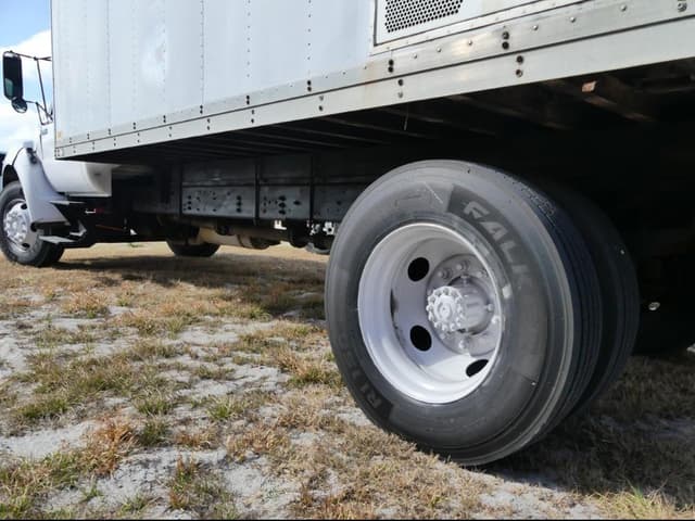 Image of Ford F-650 equipment image 3